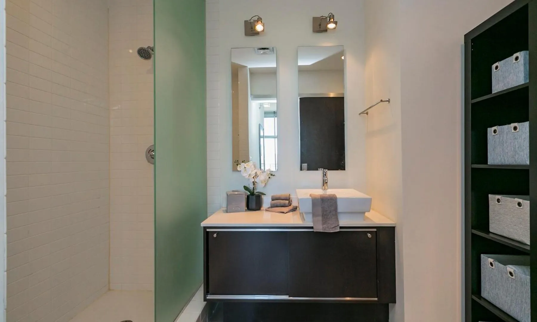 5M306- Mid Century Modern Condo Nashville Holiday home