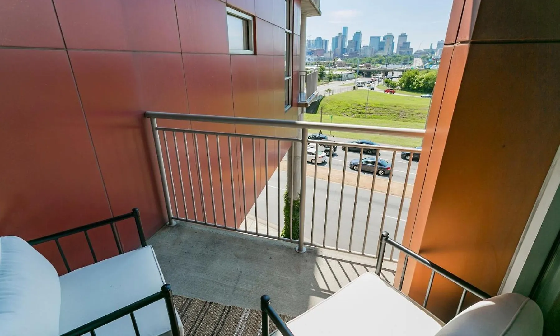 5M306- Mid Century Modern Condo Nashville