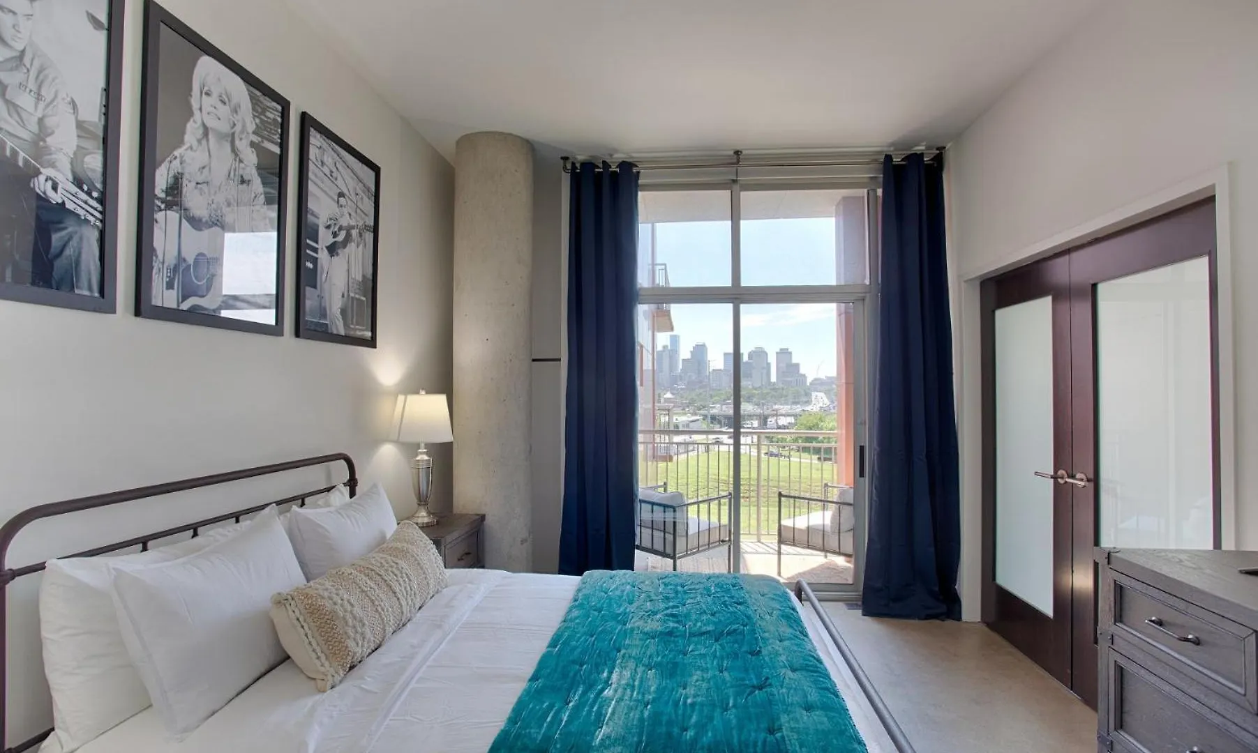 5M306- Mid Century Modern Condo Nashville