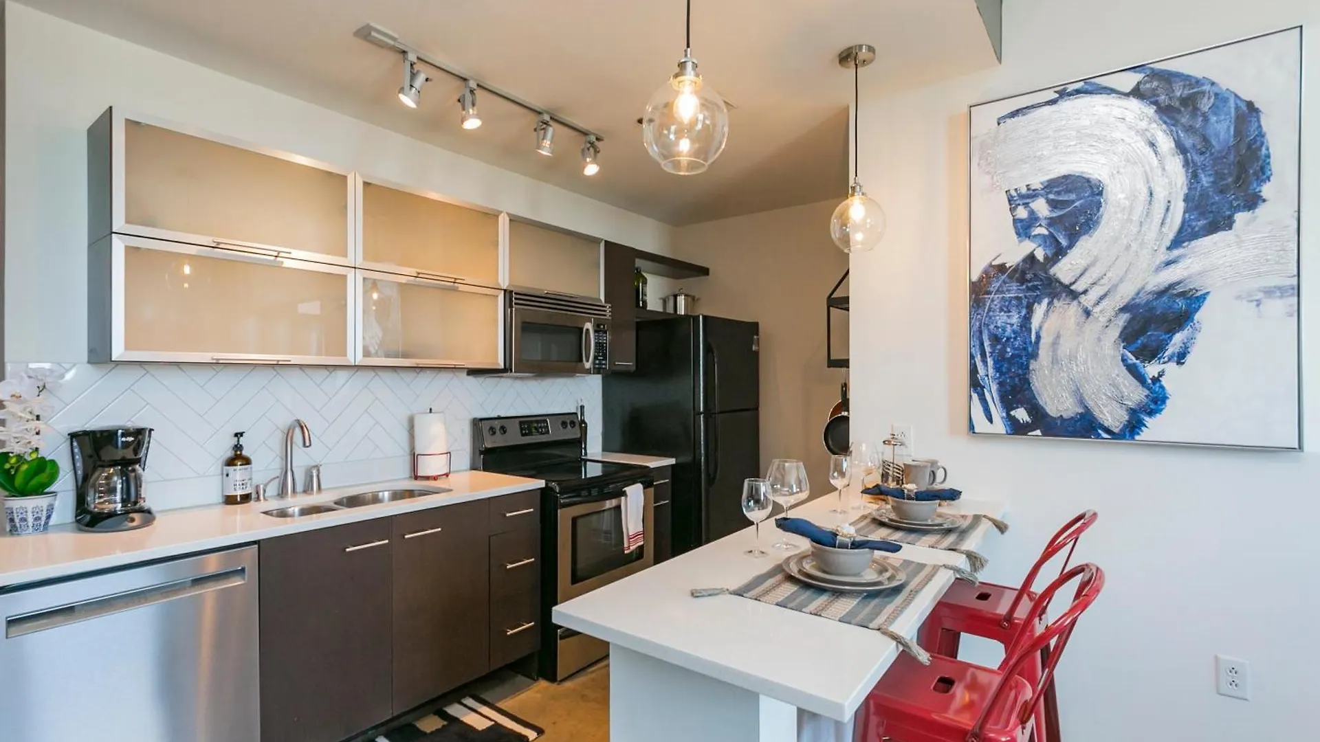 5M306- Mid Century Modern Condo Nashville United States