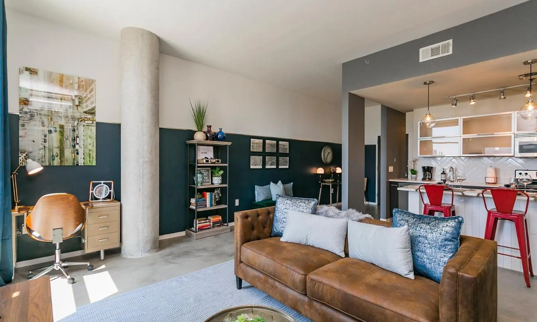 5M306- Mid Century Modern Condo Nashville 0*,
